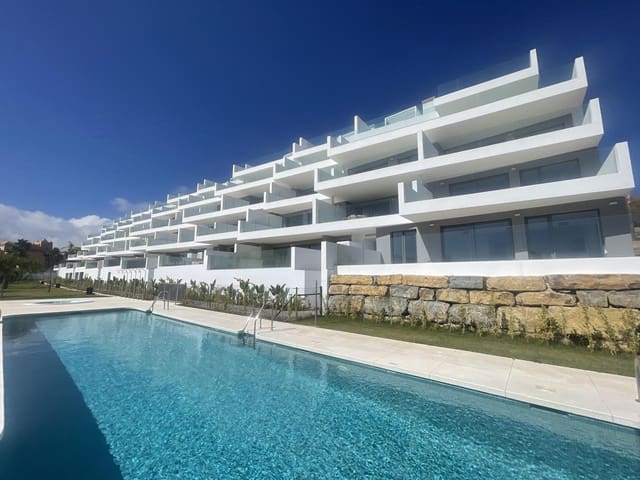 Piso de 2 habitaciones en San Luis de Sabinillas, Manilva en venta con piscina garaje - 495.000 € (Ref: 10145118)
