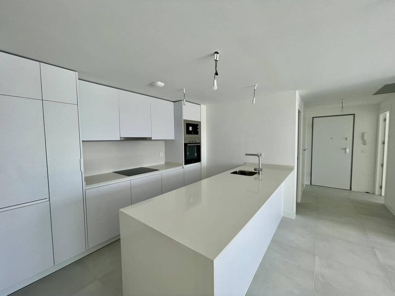 Piso de 2 habitaciones en Manilva en venta con piscina garaje - 495.000 € (Ref: 10158845)