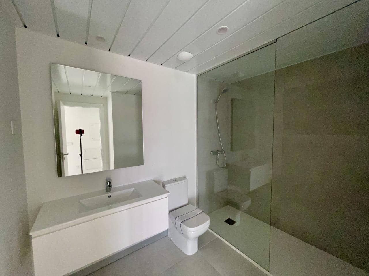 Piso de 2 habitaciones en Manilva en venta con piscina garaje - 495.000 € (Ref: 10158845)