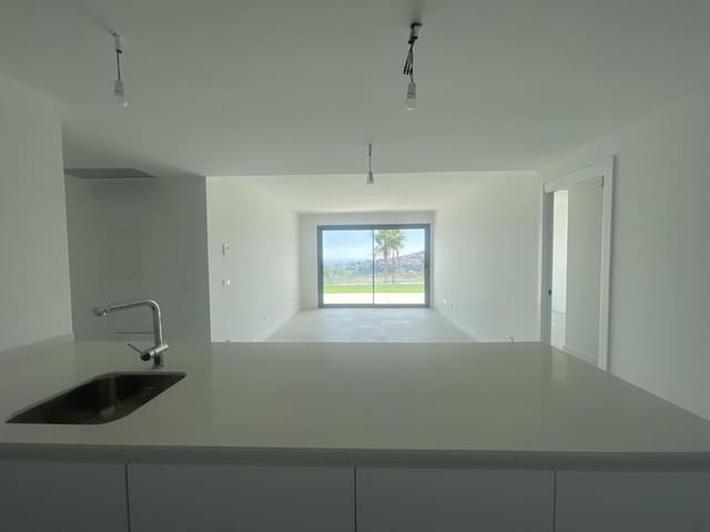 Piso de 2 habitaciones en San Luis de Sabinillas, Manilva en venta con piscina garaje - 495.000 € (Ref: 10158845)