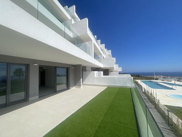 Piso de 2 habitaciones en San Luis de Sabinillas, Manilva en venta con piscina garaje - 495.000 € (Ref: 10158845)