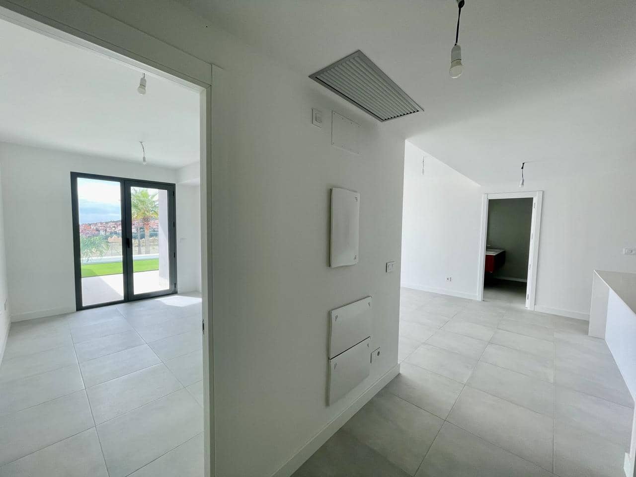 Piso de 2 habitaciones en Manilva en venta con piscina garaje - 495.000 € (Ref: 10158845)