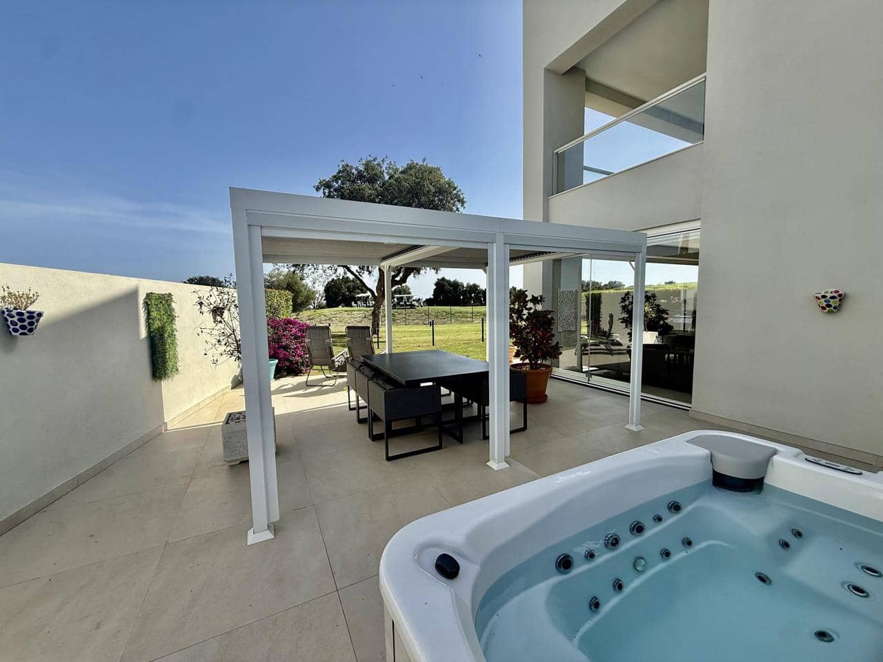 3 bedroom Flat for sale in San Roque with pool garage - € 659,000 (Ref: 10160453)