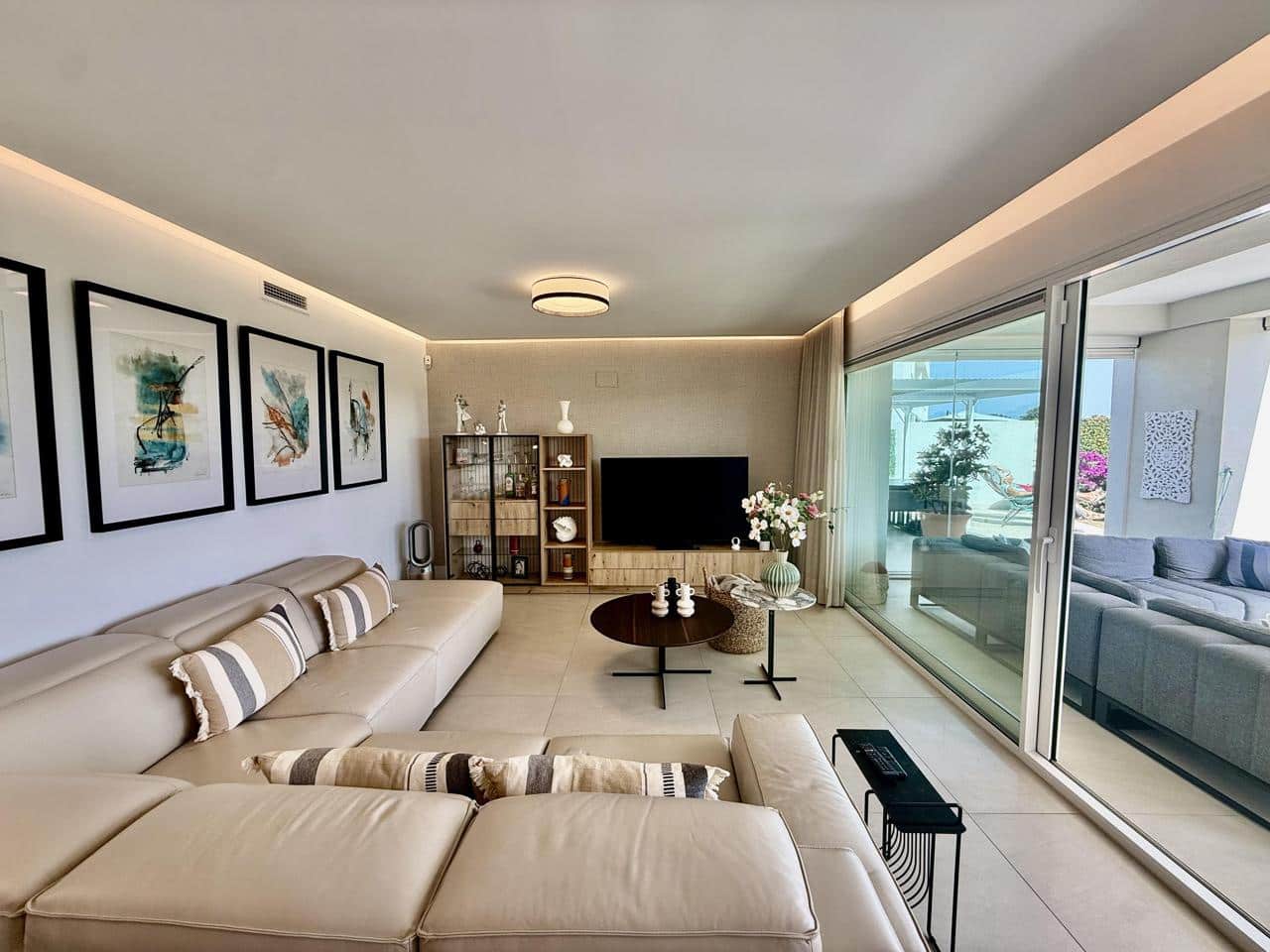 3 bedroom Flat for sale in San Roque with pool garage - € 659,000 (Ref: 10160453)