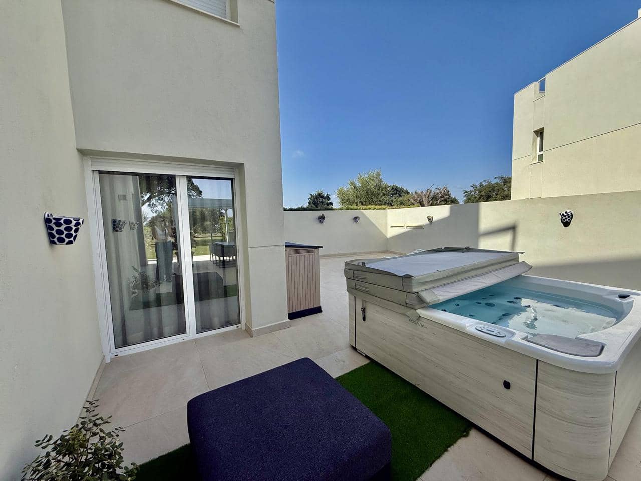 3 bedroom Flat for sale in San Roque with pool garage - € 659,000 (Ref: 10160453)