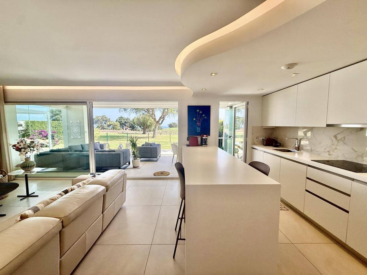 3 bedroom Flat for sale in San Roque with pool garage - € 659,000 (Ref: 10160453)