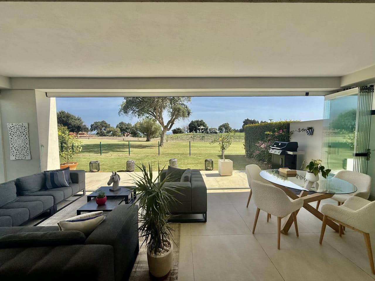 3 bedroom Flat for sale in San Roque with pool garage - € 659,000 (Ref: 10160453)