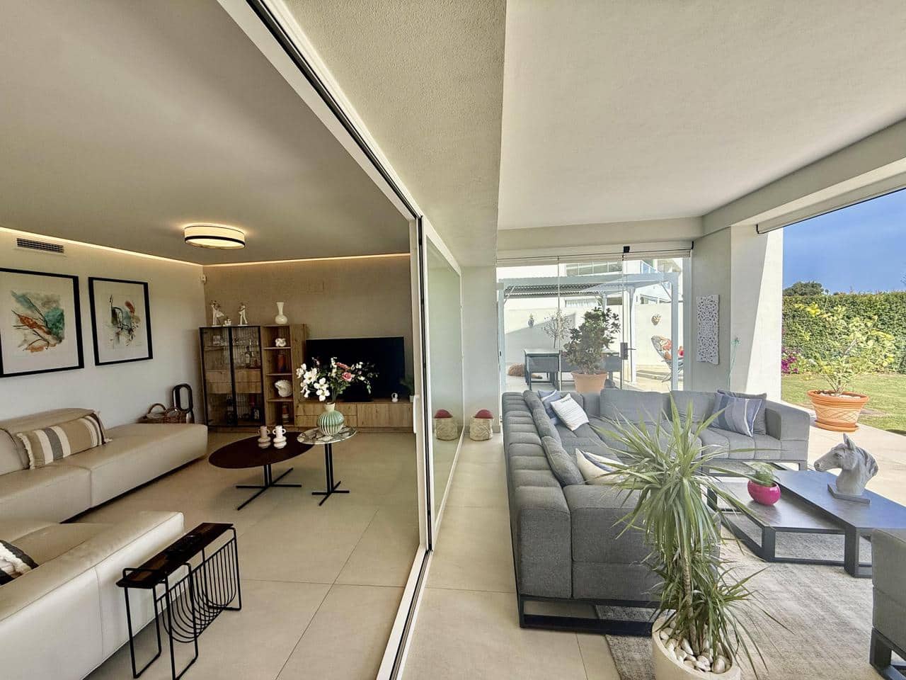 3 bedroom Flat for sale in San Roque with pool garage - € 659,000 (Ref: 10160453)