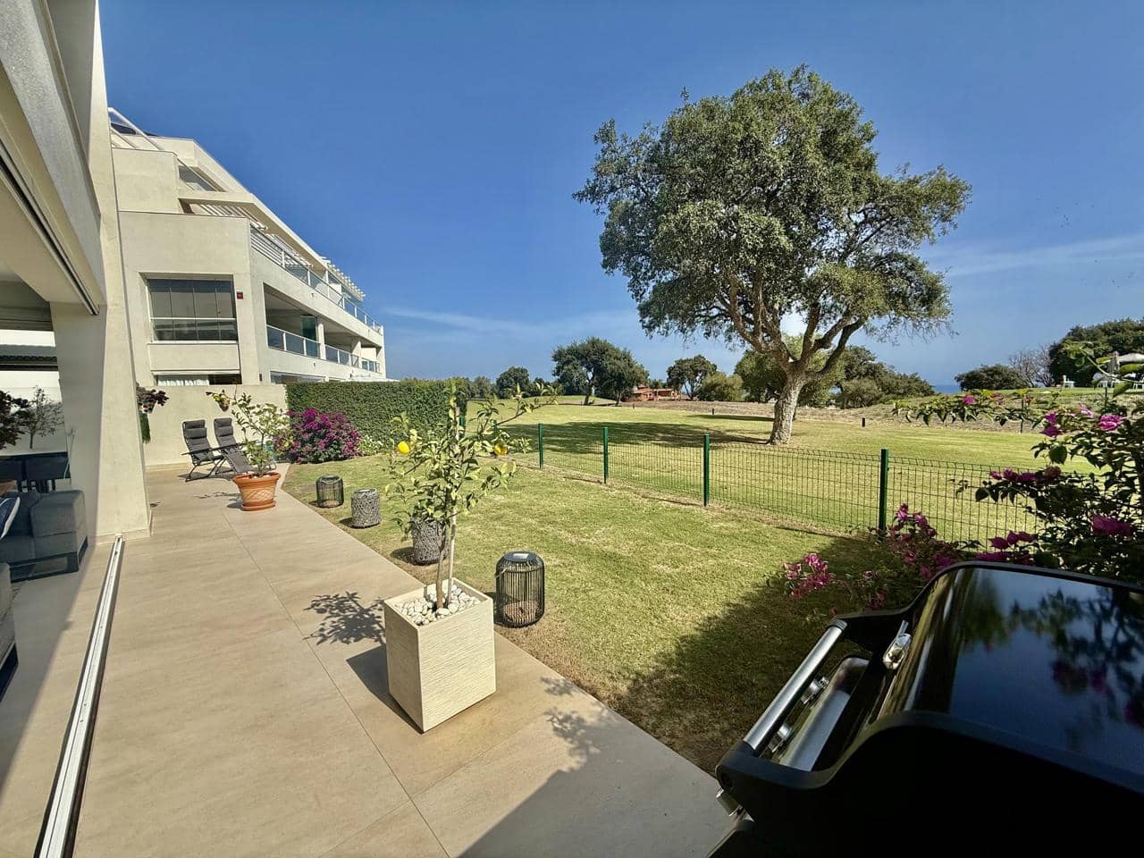 3 bedroom Flat for sale in San Roque with pool garage - € 659,000 (Ref: 10160453)