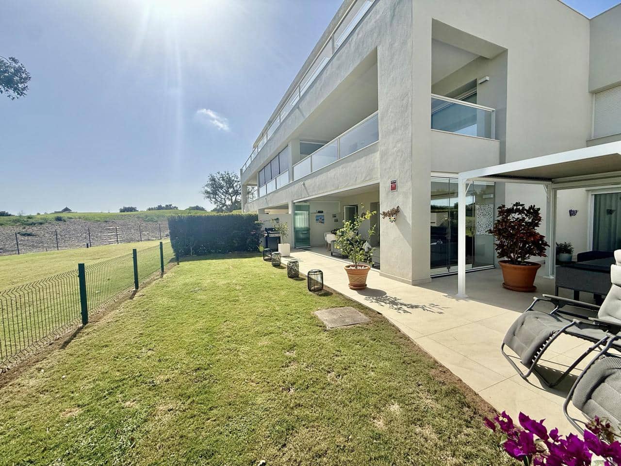 3 bedroom Flat for sale in San Roque with pool garage - € 659,000 (Ref: 10160453)