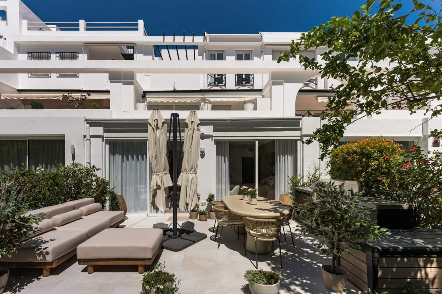 3 sypialnia Mieszkanie na sprzedaż w Marbella z basenem garażem - 695 000 € (Ref: 10165623)