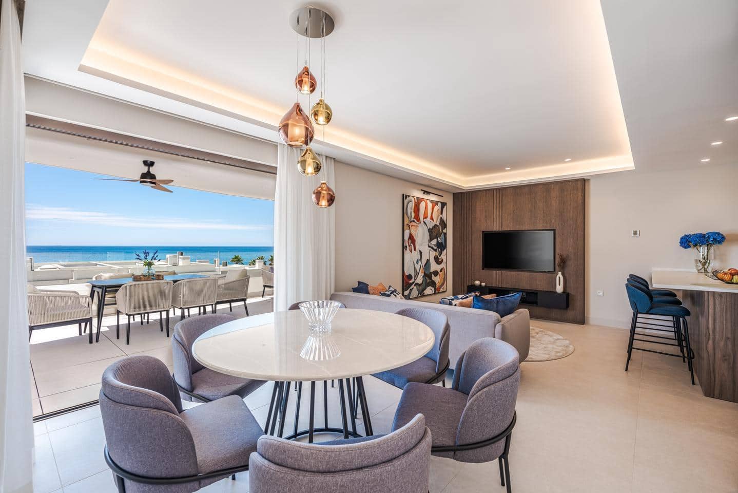 Piso de 3 habitaciones en Estepona en venta con piscina garaje - 1.895.000 € (Ref: 10168792)