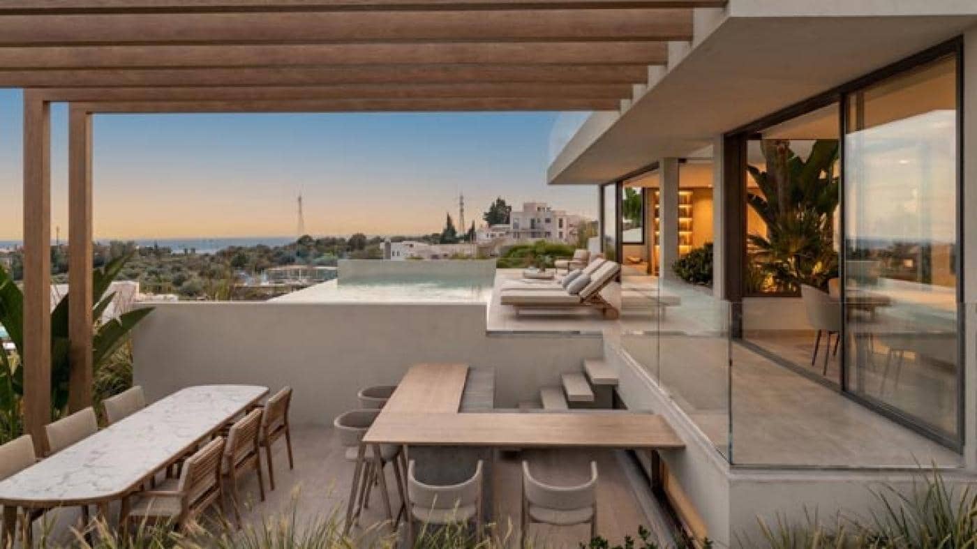 4 soveværelse Villa til salg i Estepona med swimmingpool garage - € 1.295.000 (Ref: 10182278)