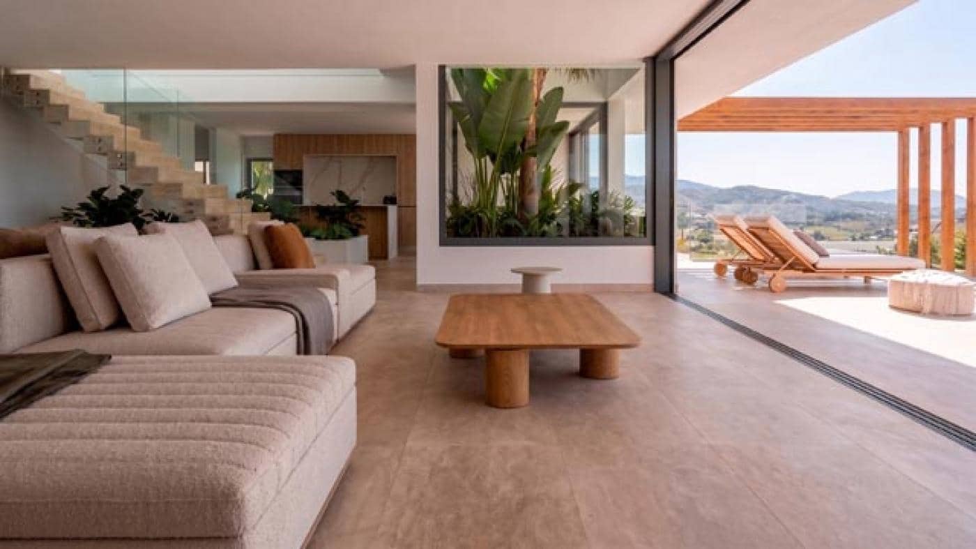 4 soveværelse Villa til salg i Estepona med swimmingpool garage - € 1.295.000 (Ref: 10182278)