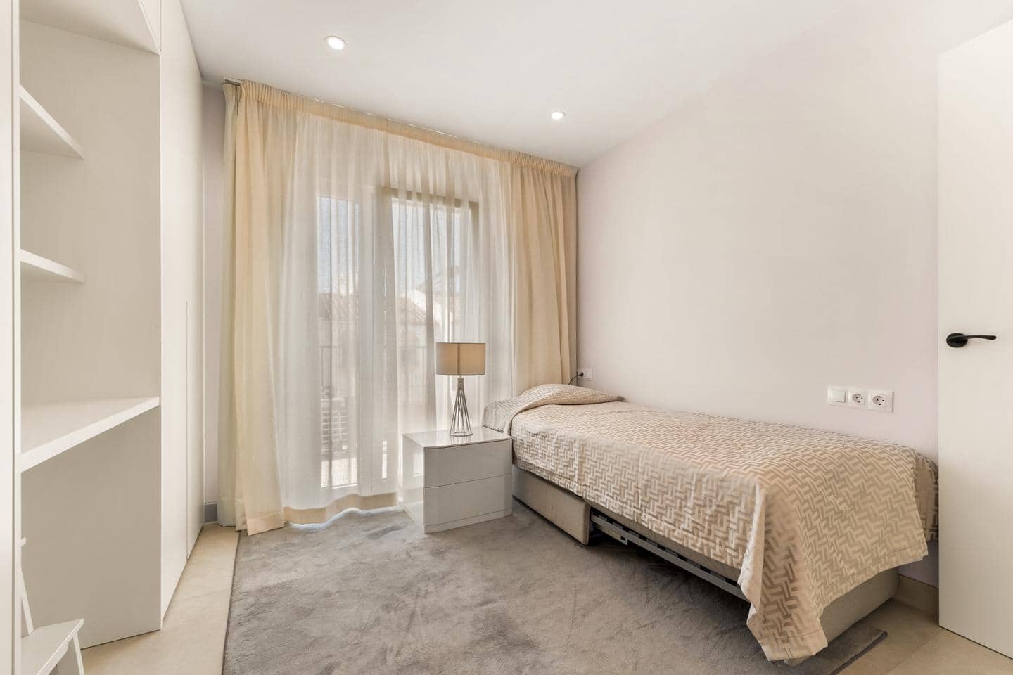 4 soveværelse Villa til salg i Estepona med swimmingpool garage - € 649.500 (Ref: 10187312)