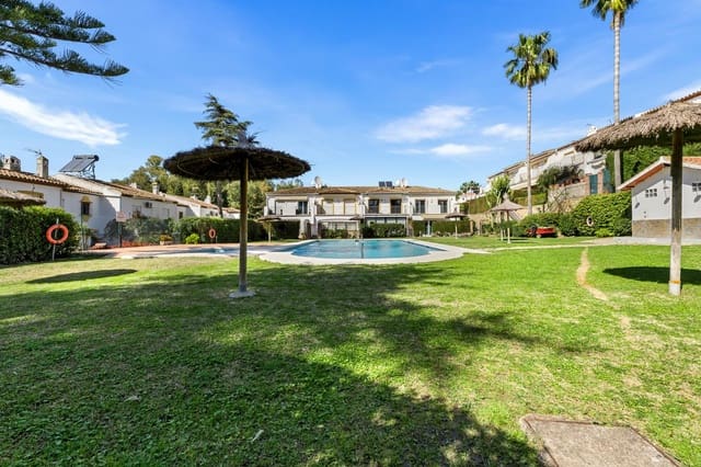 4 soveværelse Villa til salg i Nueva Atalaya, Estepona med swimmingpool garage - € 649.500 (Ref: 10187312)