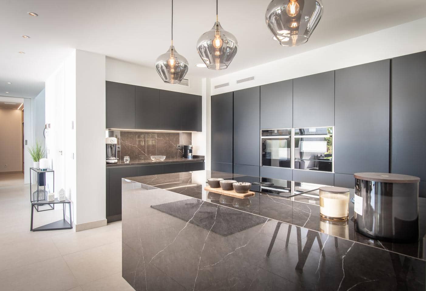 6 sypialnia Willa na sprzedaż w Estepona z basenem garażem - 2 695 000 € (Ref: 8756624)