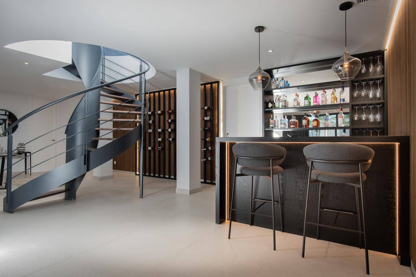 6 sypialnia Willa na sprzedaż w Estepona z basenem garażem - 2 695 000 € (Ref: 8756624)