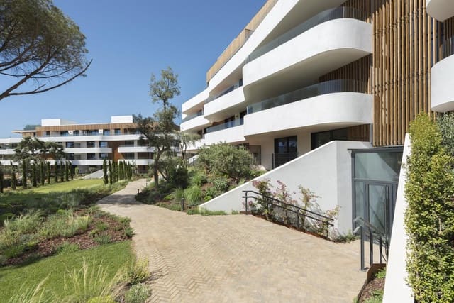 3 sovrum Lägenhet till salu i Sotogrande Alto, San Roque med pool garage - 1 300 000 € (Ref: 8889294)