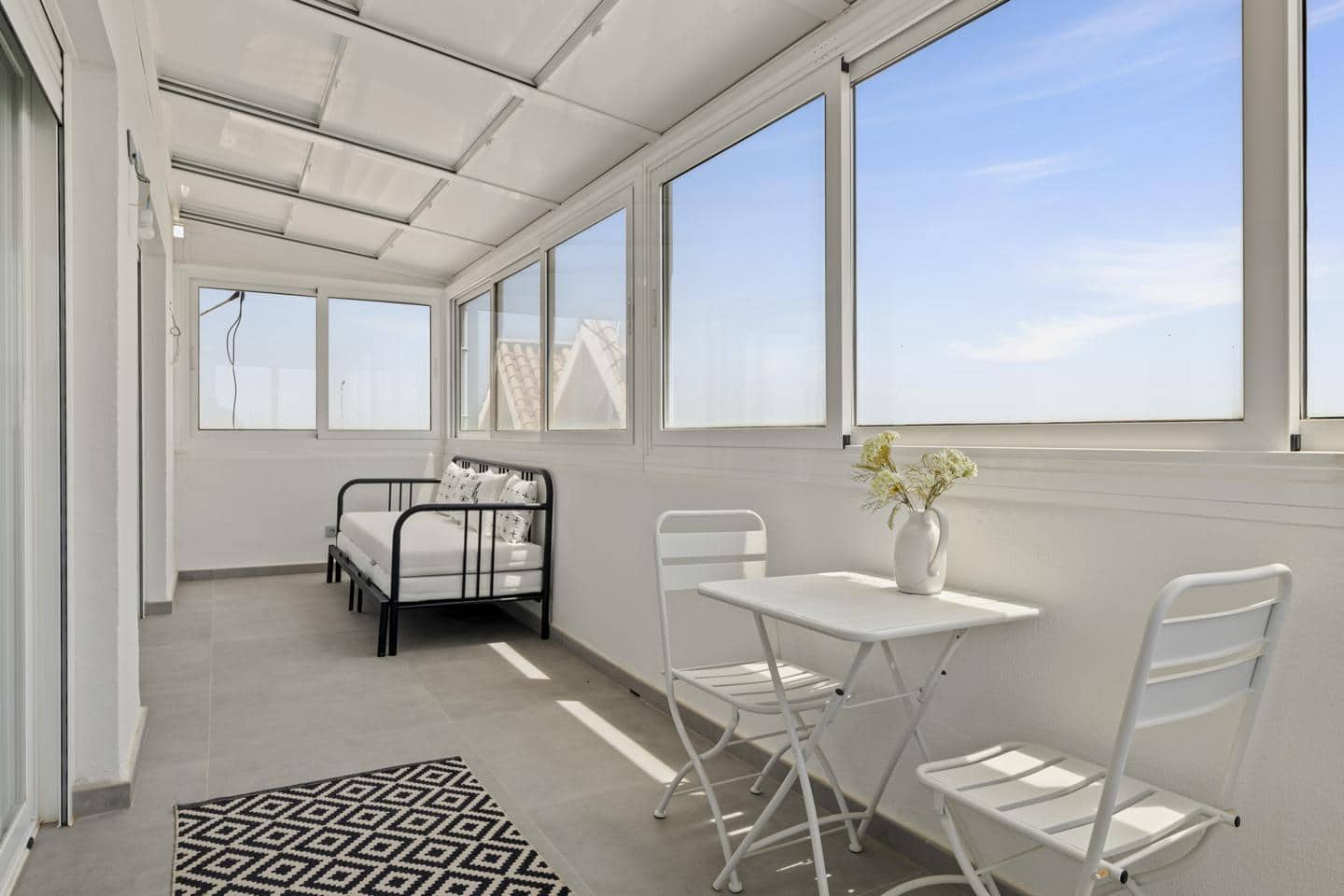 3 sovrum Lägenhet till salu i Estepona med pool garage - 739 000 € (Ref: 8894152)