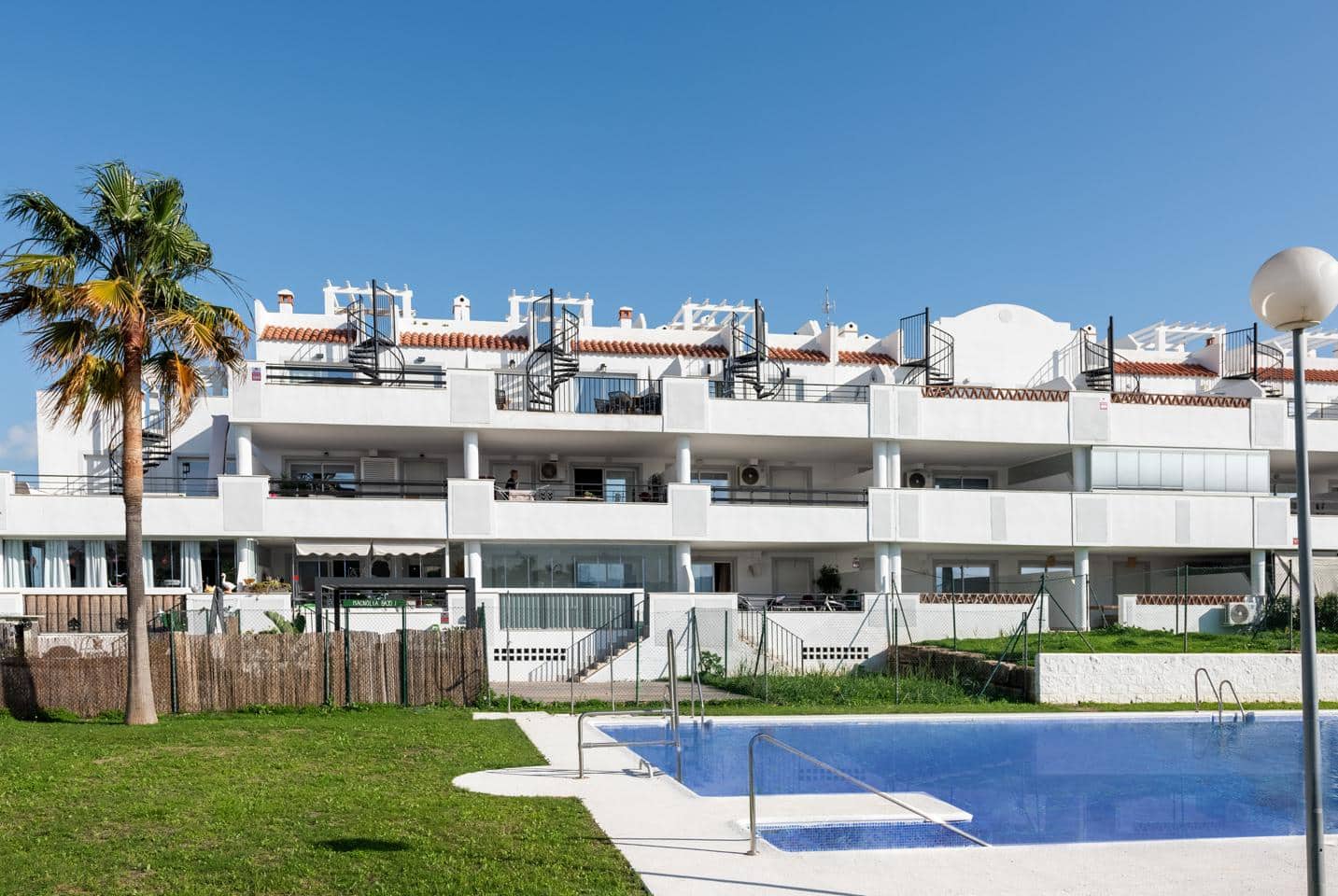 2 soveværelse Lejlighed til salg i Casares med swimmingpool garage - € 269.000 (Ref: 8894287)
