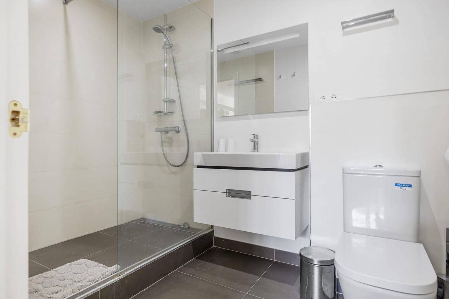 5 sovrum Lägenhet till salu i Benahavis med pool garage - 1 095 000 € (Ref: 8912578)