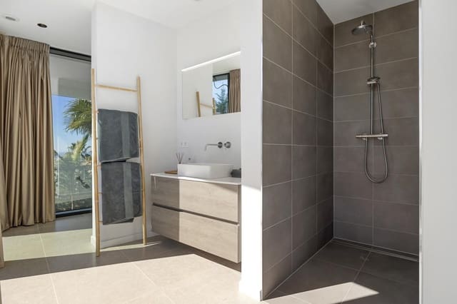 5 slaapkamer Villa te koop in El Paraíso, Benahavís met zwembad garage - € 4.250.000 (Ref: 8918406)