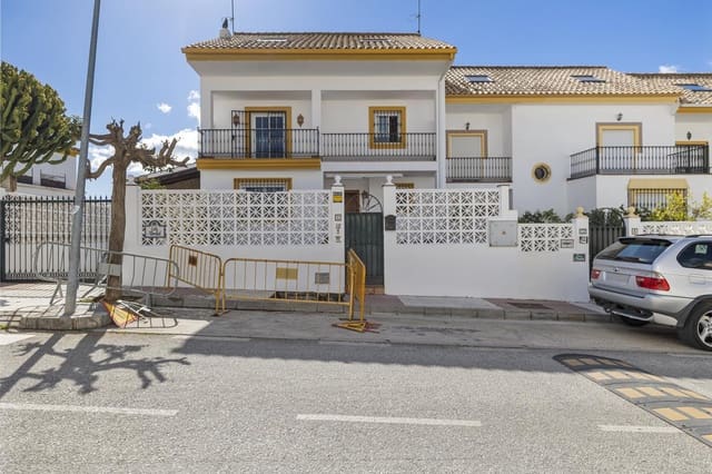 4 sypialnia Willa na sprzedaż w San Pedro de Alcántara Pueblo, Marbella z basenem garażem - 949 000 € (Ref: 8956399)