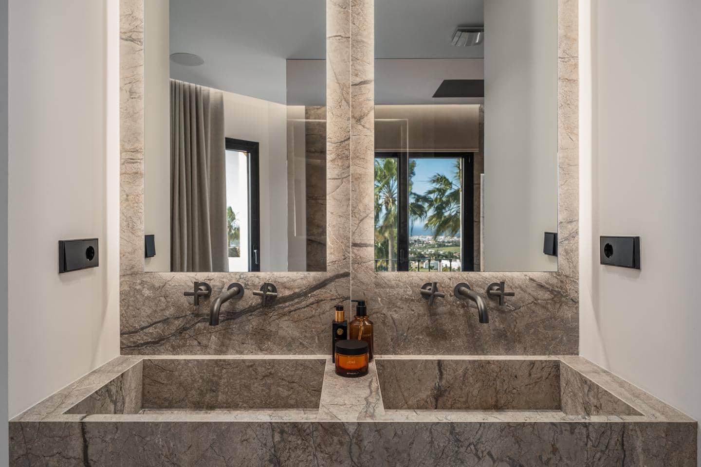 3 soveværelse Villa til salg i Benahavis med swimmingpool garage - € 1.650.000 (Ref: 8977663)