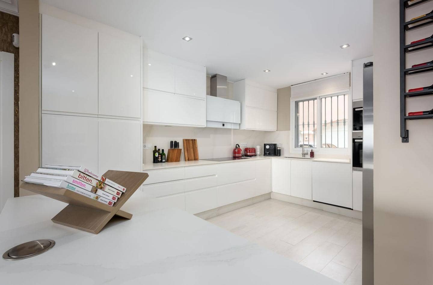 2 sovrum Lägenhet till salu i Benahavis med pool garage - 740 000 € (Ref: 8981291)