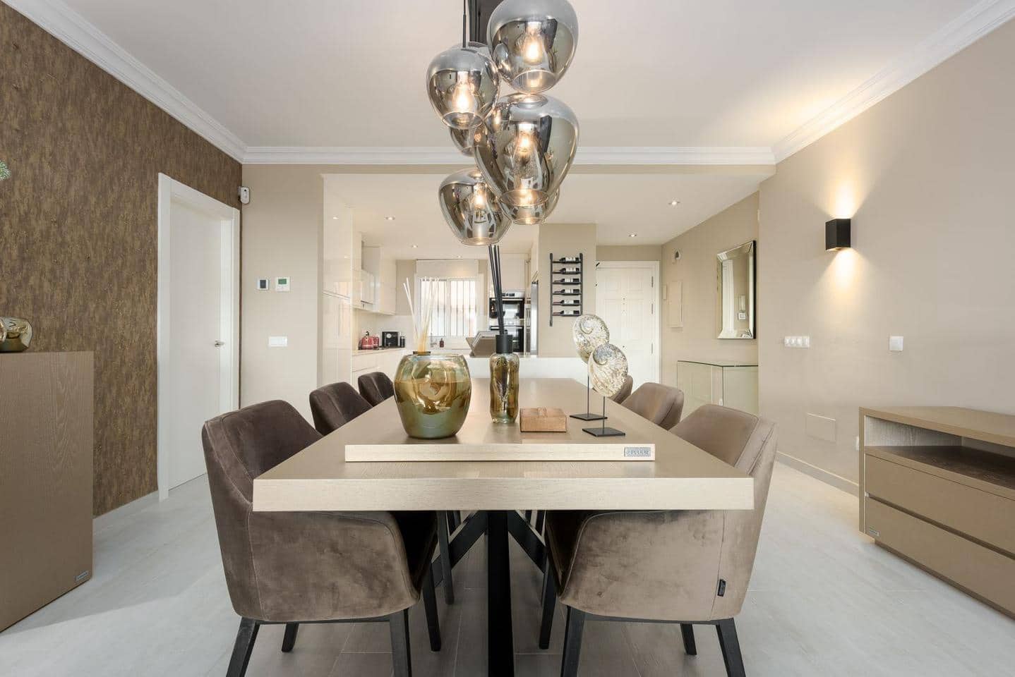 2 sovrum Lägenhet till salu i Benahavis med pool garage - 740 000 € (Ref: 8981291)