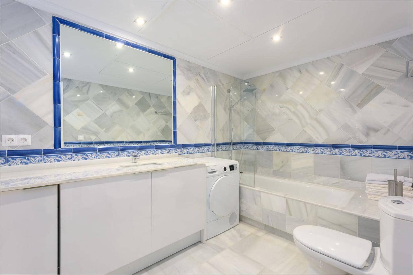 2 sovrum Lägenhet till salu i Benahavis med pool garage - 740 000 € (Ref: 8981291)