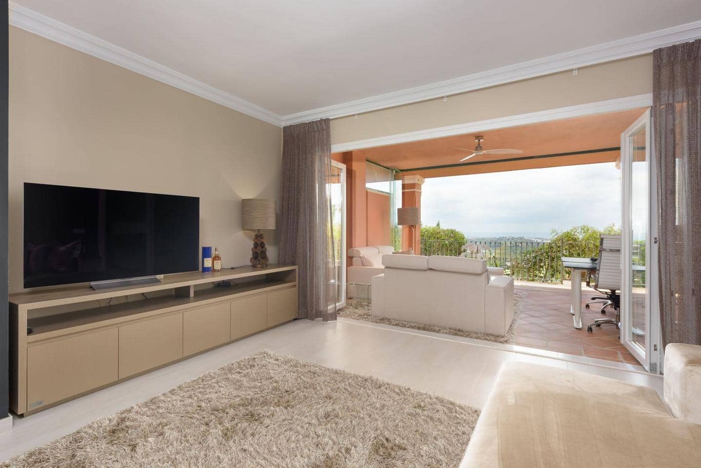 2 sovrum Lägenhet till salu i Benahavis med pool garage - 740 000 € (Ref: 8981291)