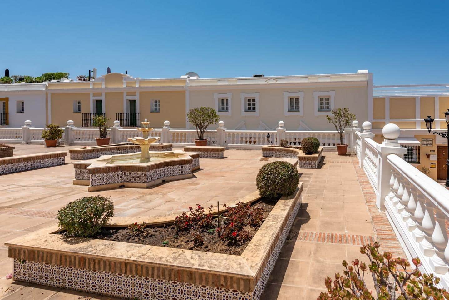 3 soveværelse Villa til salg i Marbella med swimmingpool - € 995.000 (Ref: 8987702)