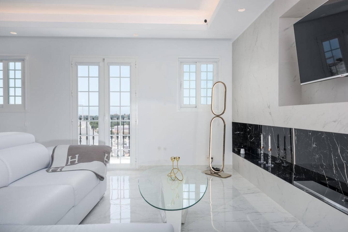 3 soveværelse Villa til salg i Marbella med swimmingpool - € 995.000 (Ref: 8987702)