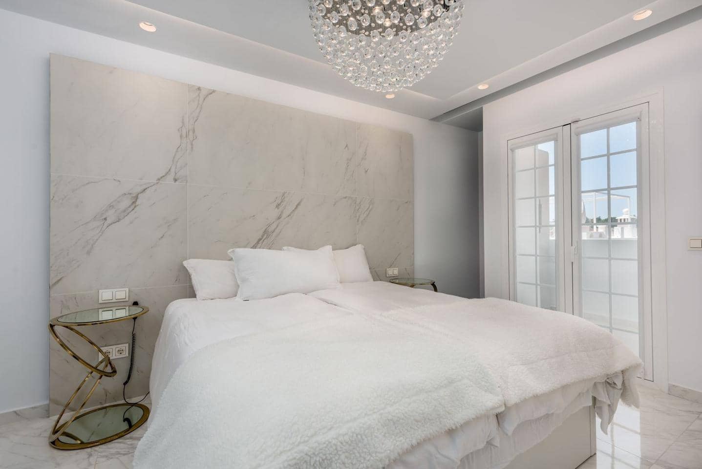 3 soveværelse Villa til salg i Marbella med swimmingpool - € 995.000 (Ref: 8987702)