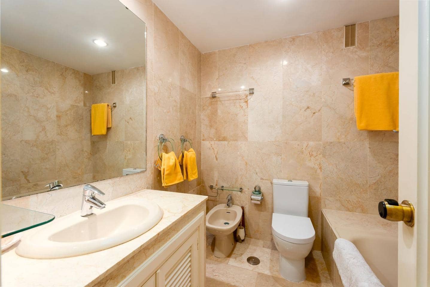 3 soveværelse Lejlighed til salg i Marbella med swimmingpool garage - € 950.000 (Ref: 8987898)