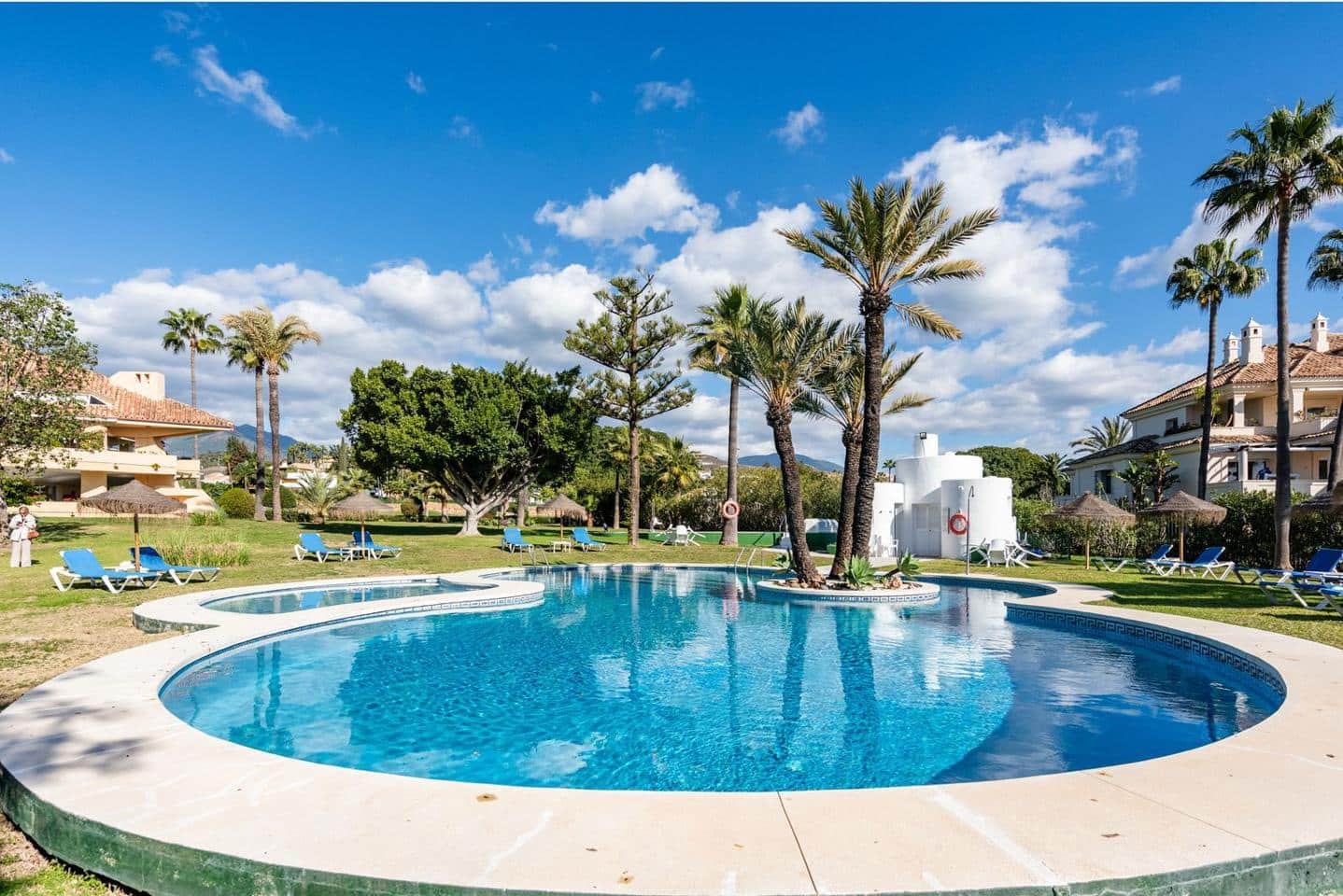 3 soveværelse Lejlighed til salg i Marbella med swimmingpool garage - € 950.000 (Ref: 8987898)