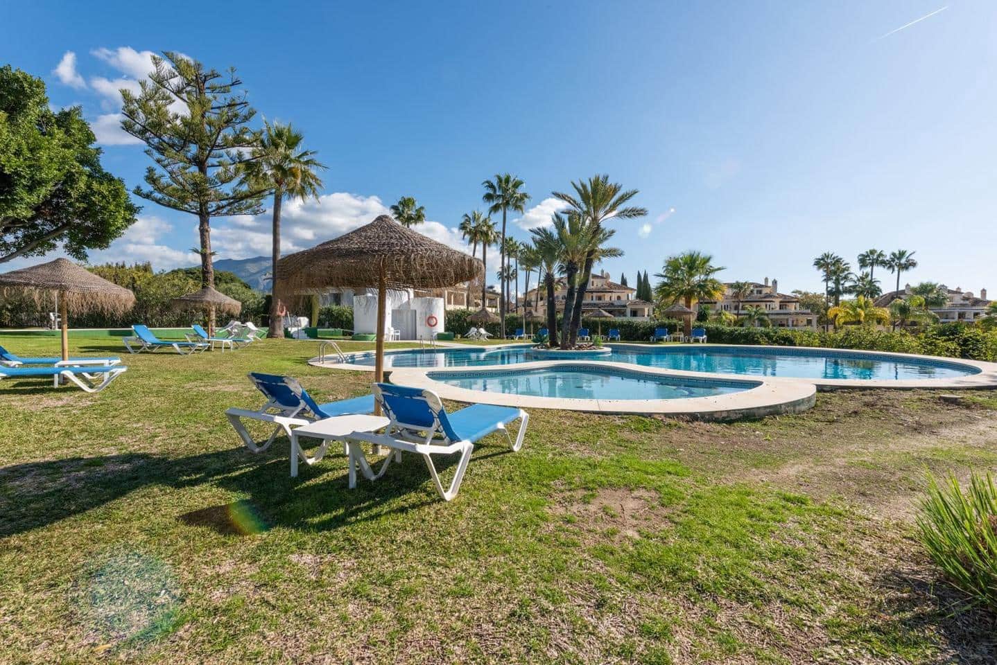 3 soveværelse Lejlighed til salg i Marbella med swimmingpool garage - € 950.000 (Ref: 8987898)