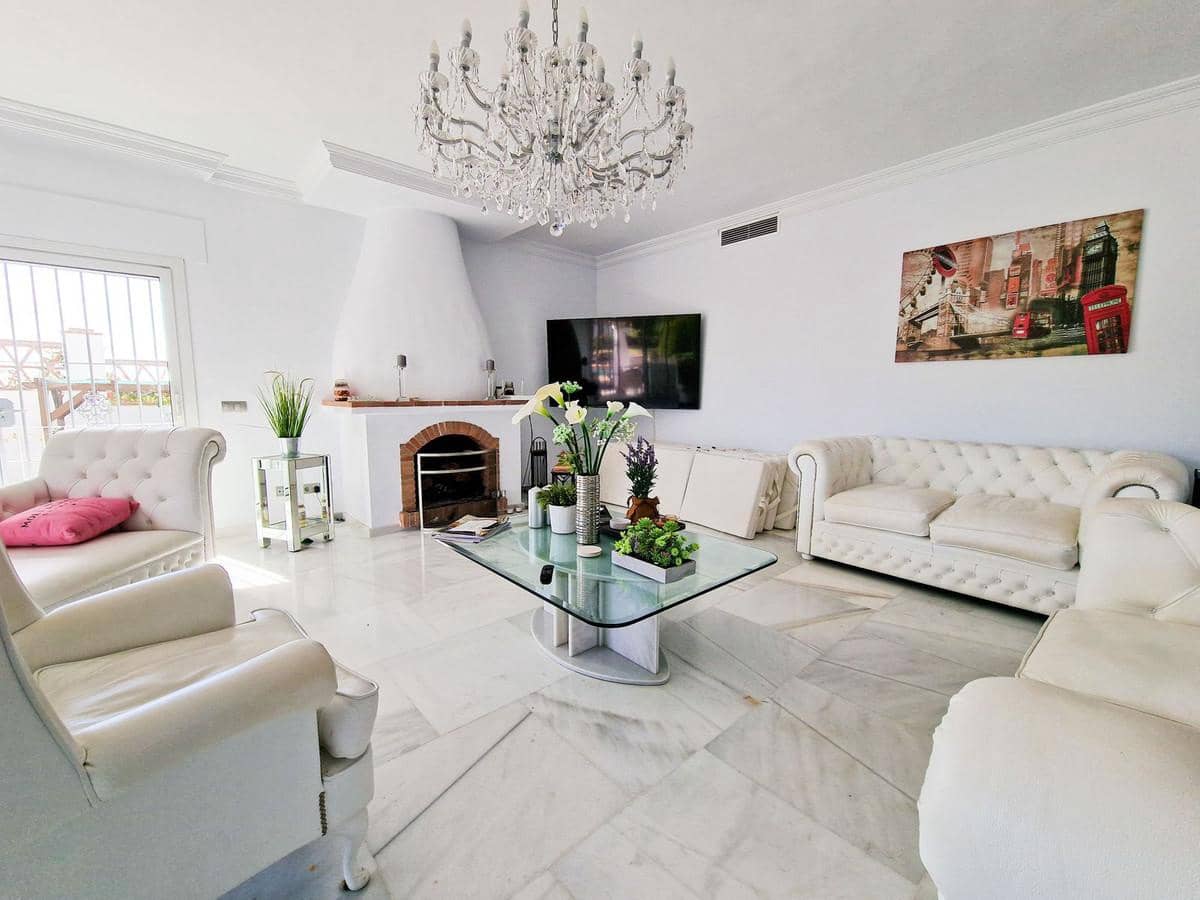 6 soverom Villa til salgs i El Paraiso med svømmebasseng garasje - € 1 495 000 (Ref: 9022723)