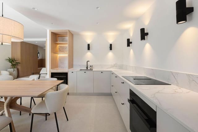 3 soverom Villa til salgs i Las Brisas, Marbella med svømmebasseng garasje - € 895 000 (Ref: 9030016)