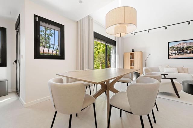 3 soverom Villa til salgs i Las Brisas, Marbella med svømmebasseng garasje - € 895 000 (Ref: 9030016)