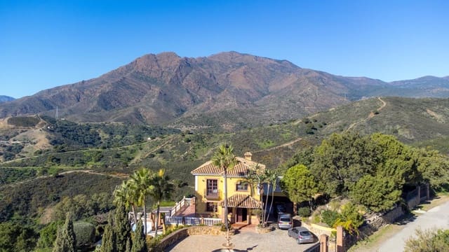6 slaapkamer Finca/Landhuis te koop in Altos de Estepona, Estepona met zwembad garage - € 1.395.000 (Ref: 9075504)