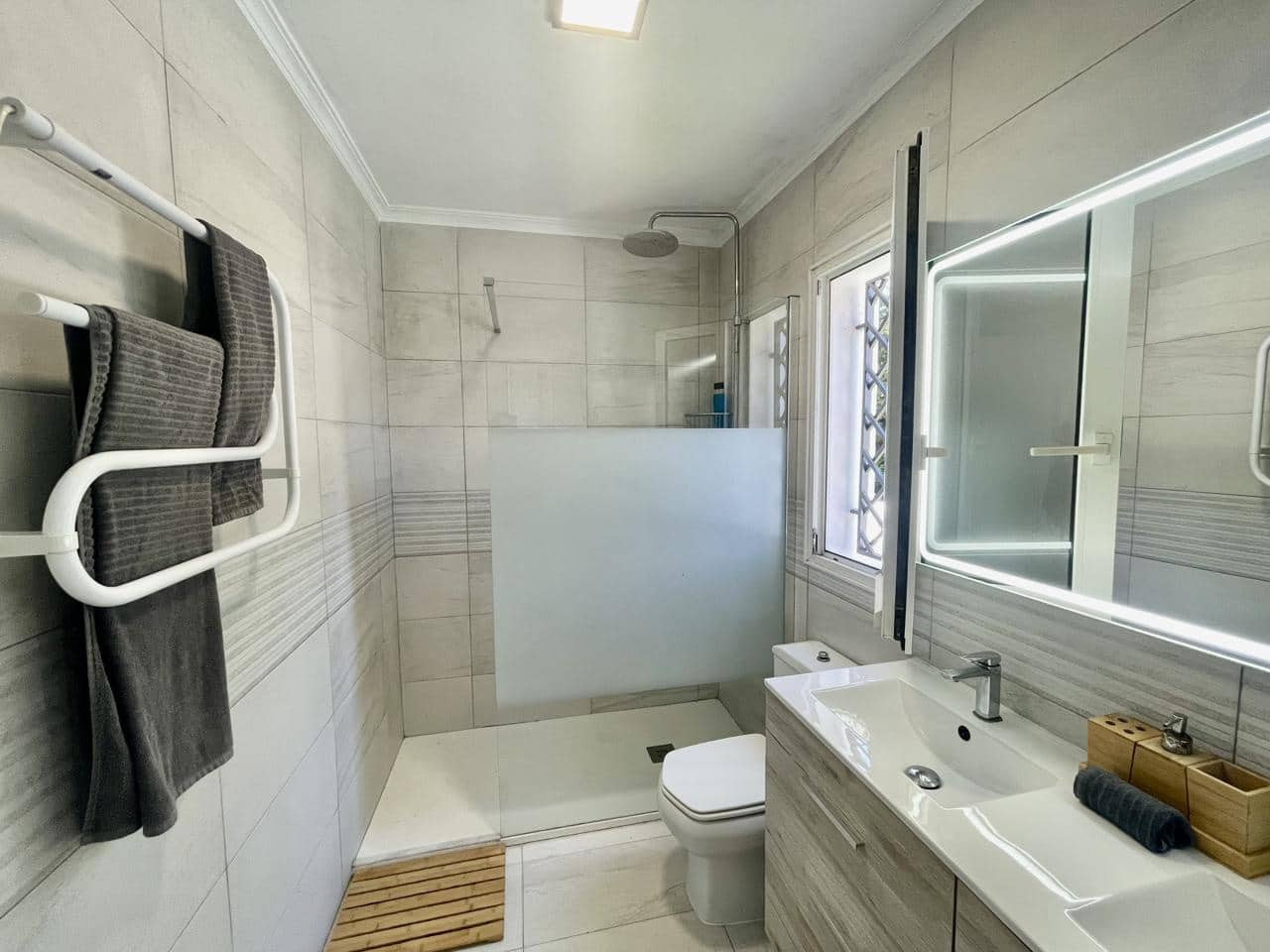 5 slaapkamer Villa te koop in Sotogrande met zwembad garage - € 1.700.000 (Ref: 9075506)