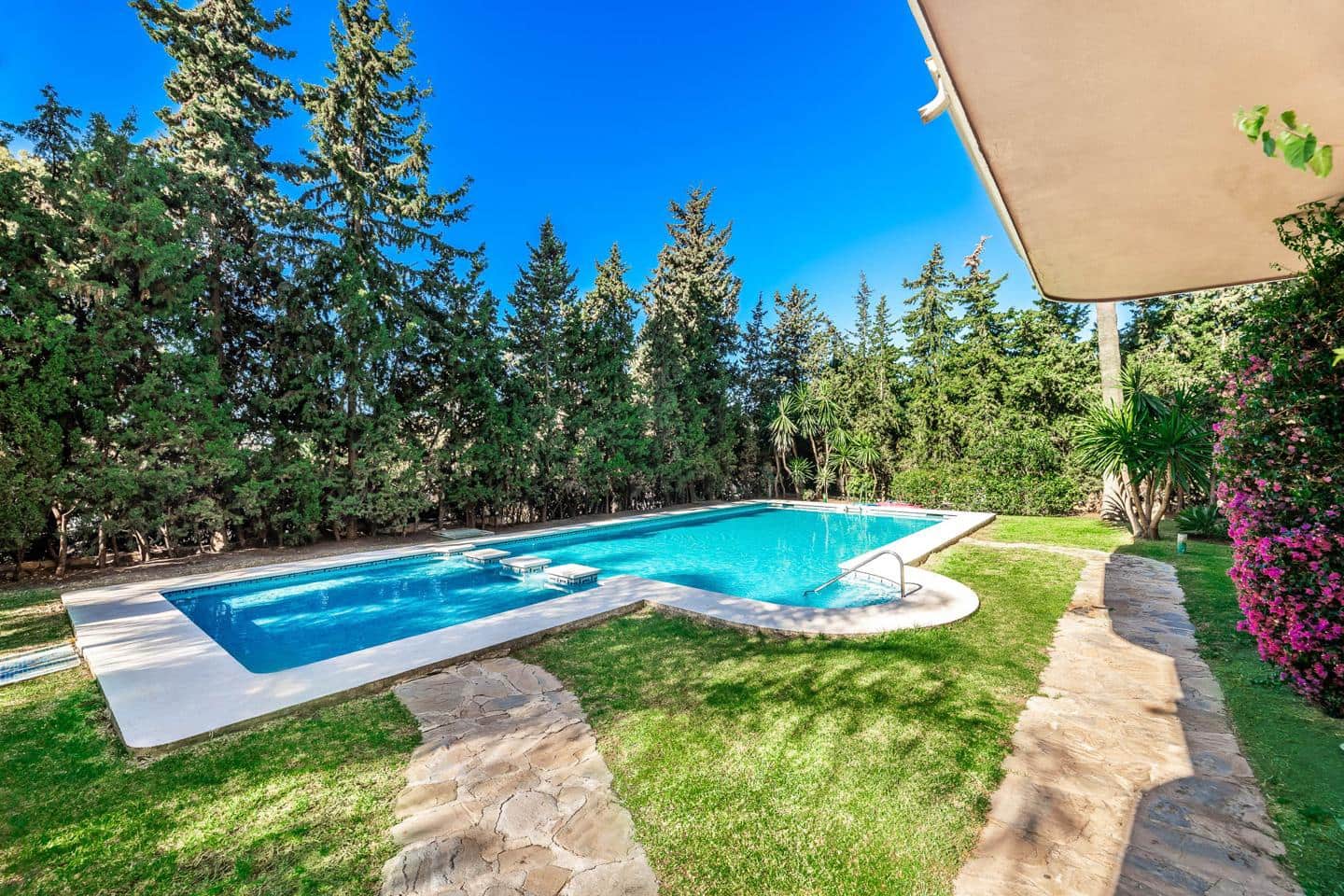 2 soverom Leilighet til salgs i Marbella med svømmebasseng garasje - € 749 000 (Ref: 9086600)