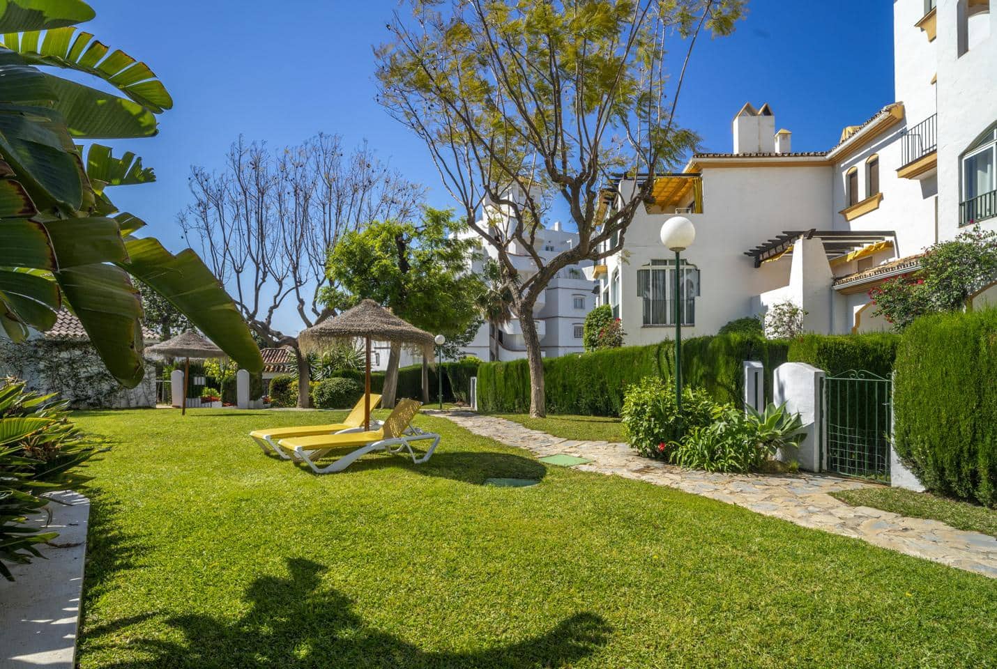 3 slaapkamer Flat te koop in Marbella met zwembad garage - € 1.090.000 (Ref: 9097636)