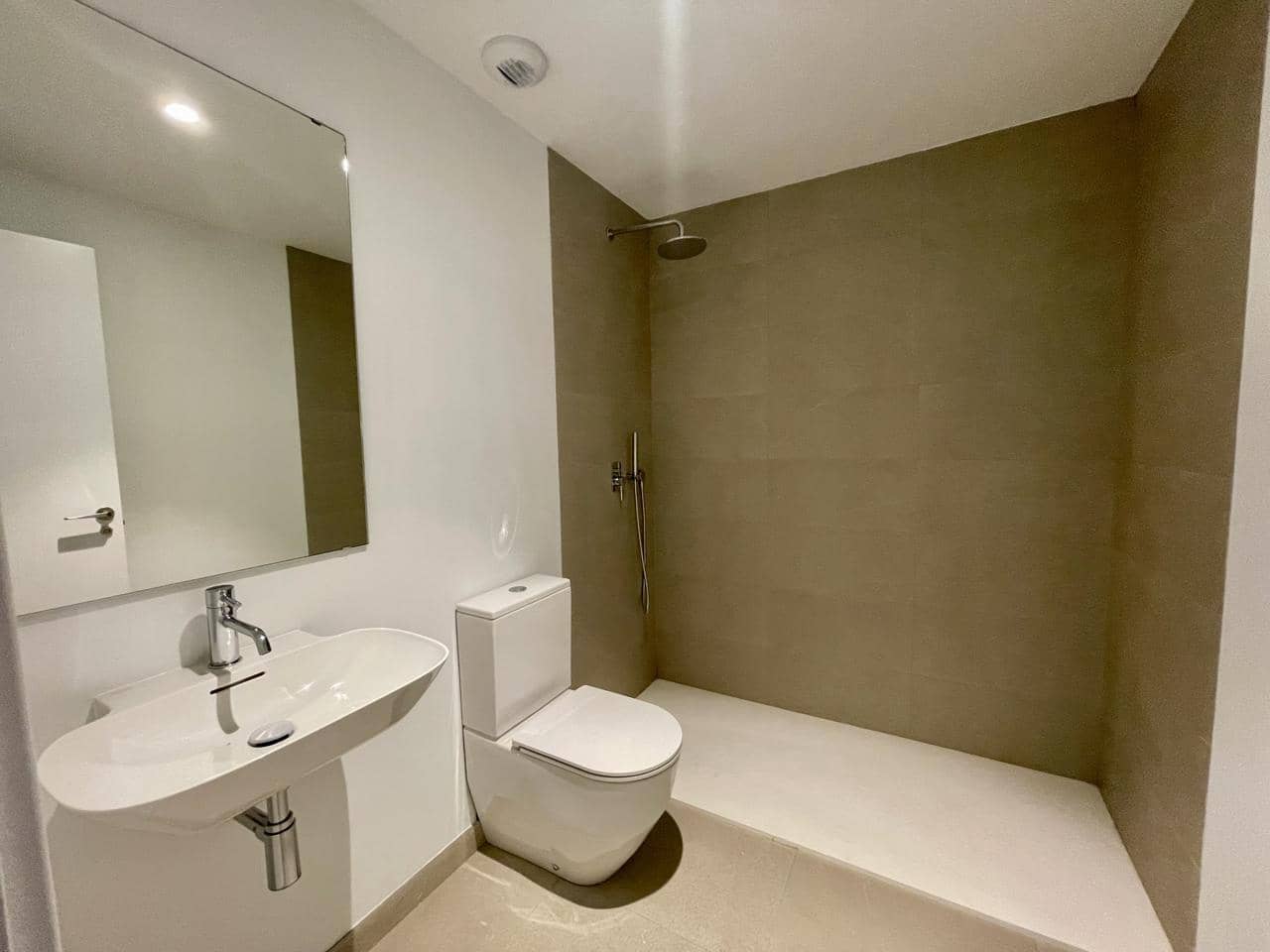 Chalet de 3 habitaciones en El Paraiso en venta con piscina garaje - 850.000 € (Ref: 9118132)