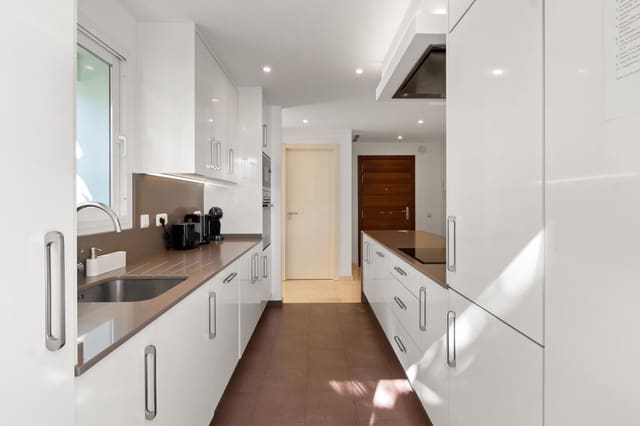 2 slaapkamer Flat te koop in Casares Golf - Casares del Sol, Casares met zwembad garage - € 375.000 (Ref: 9123630)