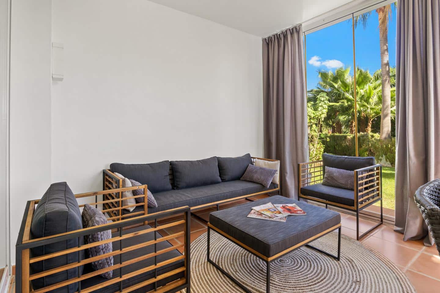 Piso de 2 habitaciones en Casares en venta con piscina garaje - 375.000 € (Ref: 9123630)