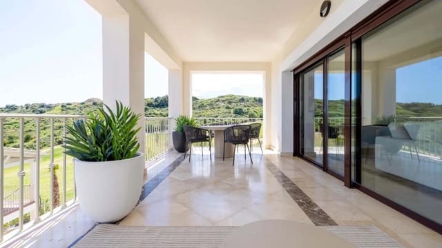 3 makuuhuone Huvila myytävänä paikassa Valle Romano Golf, Estepona mukana uima-altaan 
autotalli - 405 000 € (Ref: 9126484)